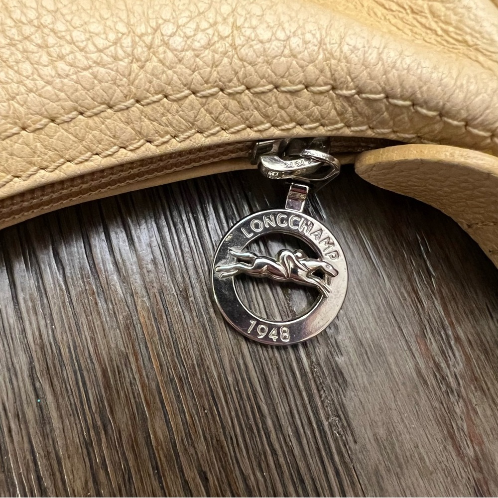 Longchamp Pebbled Leather Shoulder Bag with Bow Detail – Beige/Tan - Picture 6 of 16